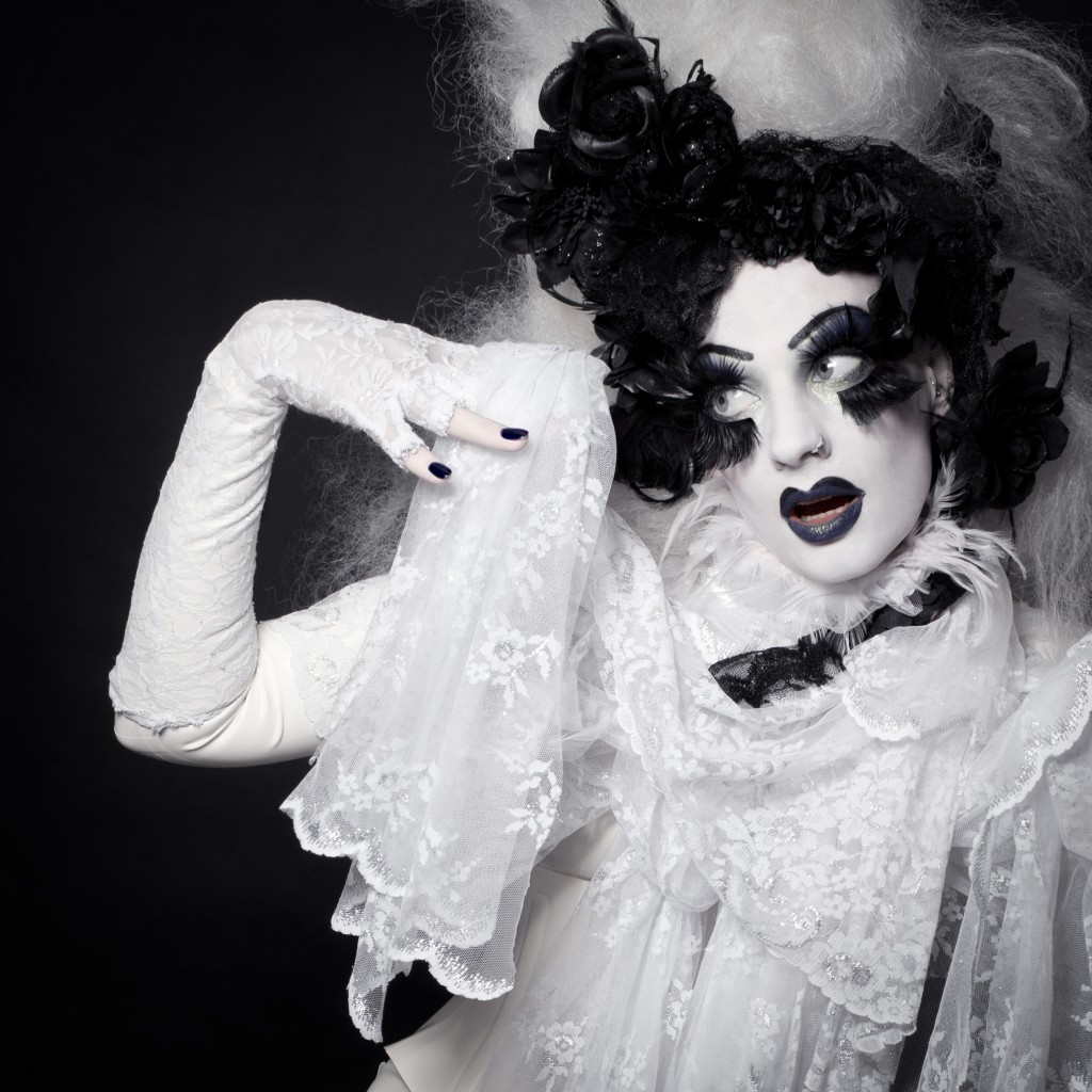Marnie Scarlet Miss Havisham latex fashion couture© Tigz Rice Studios 2012