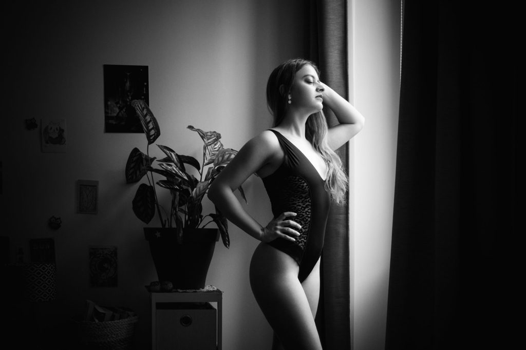 Louise's Virtual surprise boudoir shoot © UK Boudoir Photographer Tigz Rice Ltd 2021. 