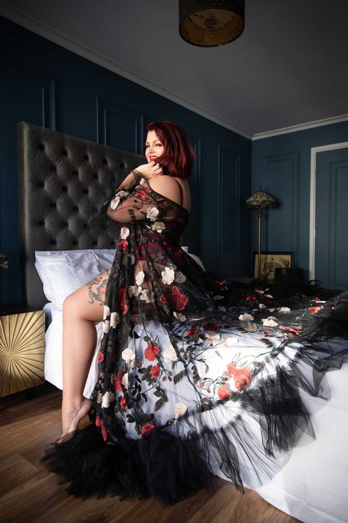 non-lingerie boudoir outfits - Inspiring accounts on Instagram: Fuller Figure Fuller Bust lingerie shoot © Tigz Rice Studios 2018. https://www.tigzrice.com