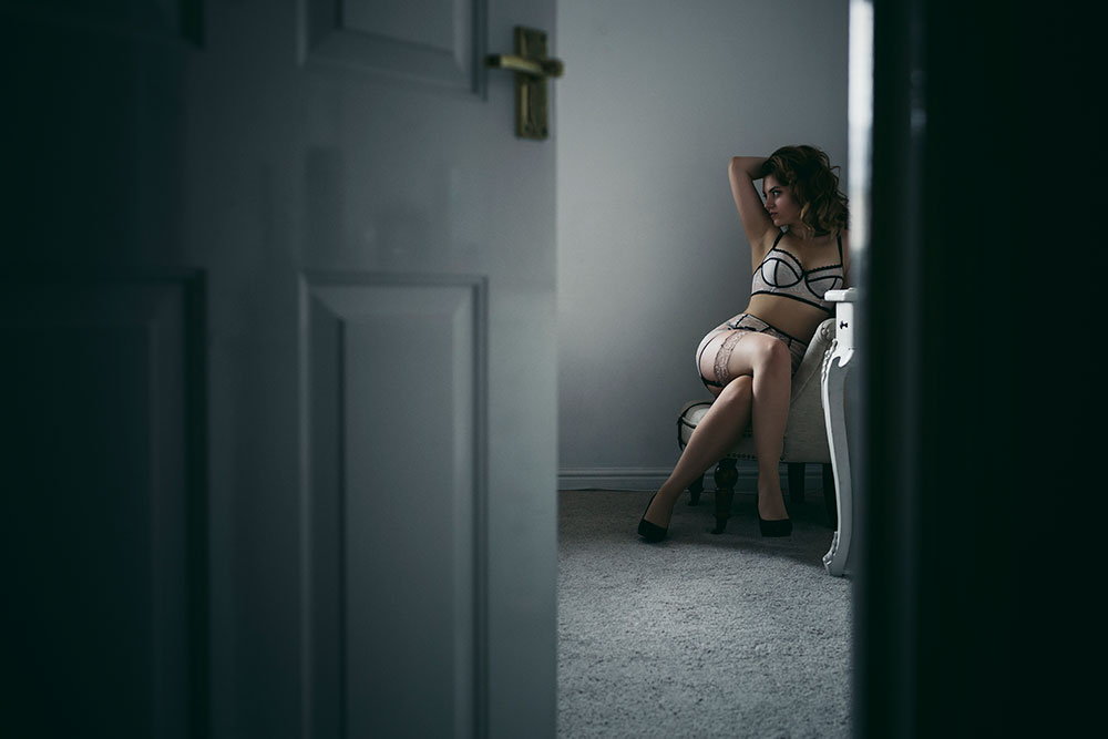 Joanna Woodward boudoir lingerie series 'voyeur' © Tigz Rice Studios 2016. https://www.tigzrice.com