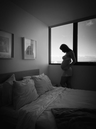 Victoria's Virtual Maternity Boudoir Photoshoot © Tigz Rice Ltd 2020. https://www.tigzrice.com